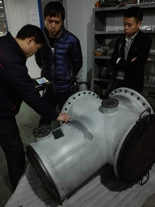 客戶檢查我公司GIS殼體超聲波探傷。